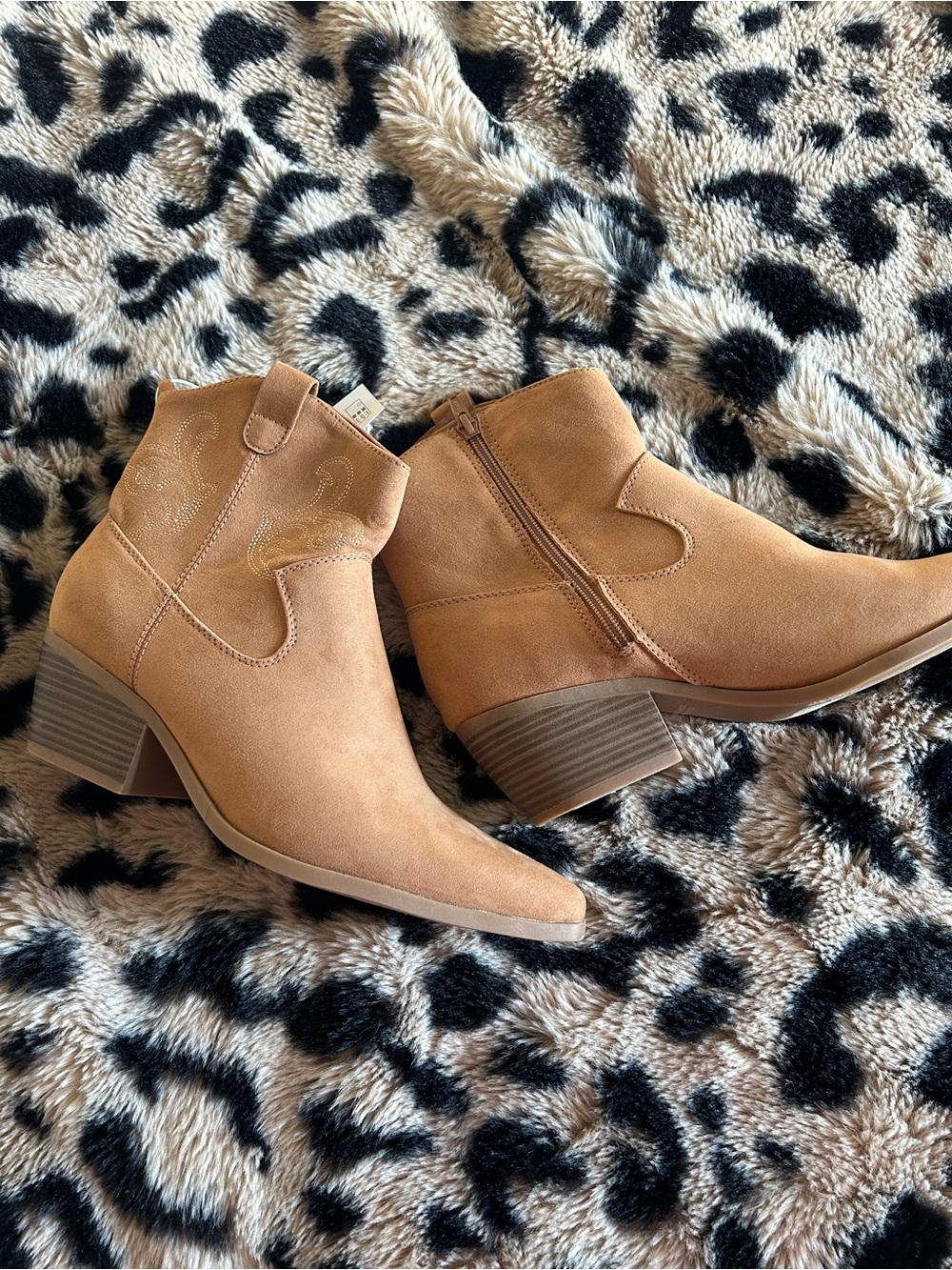 NWT Old navy brown boots size 10